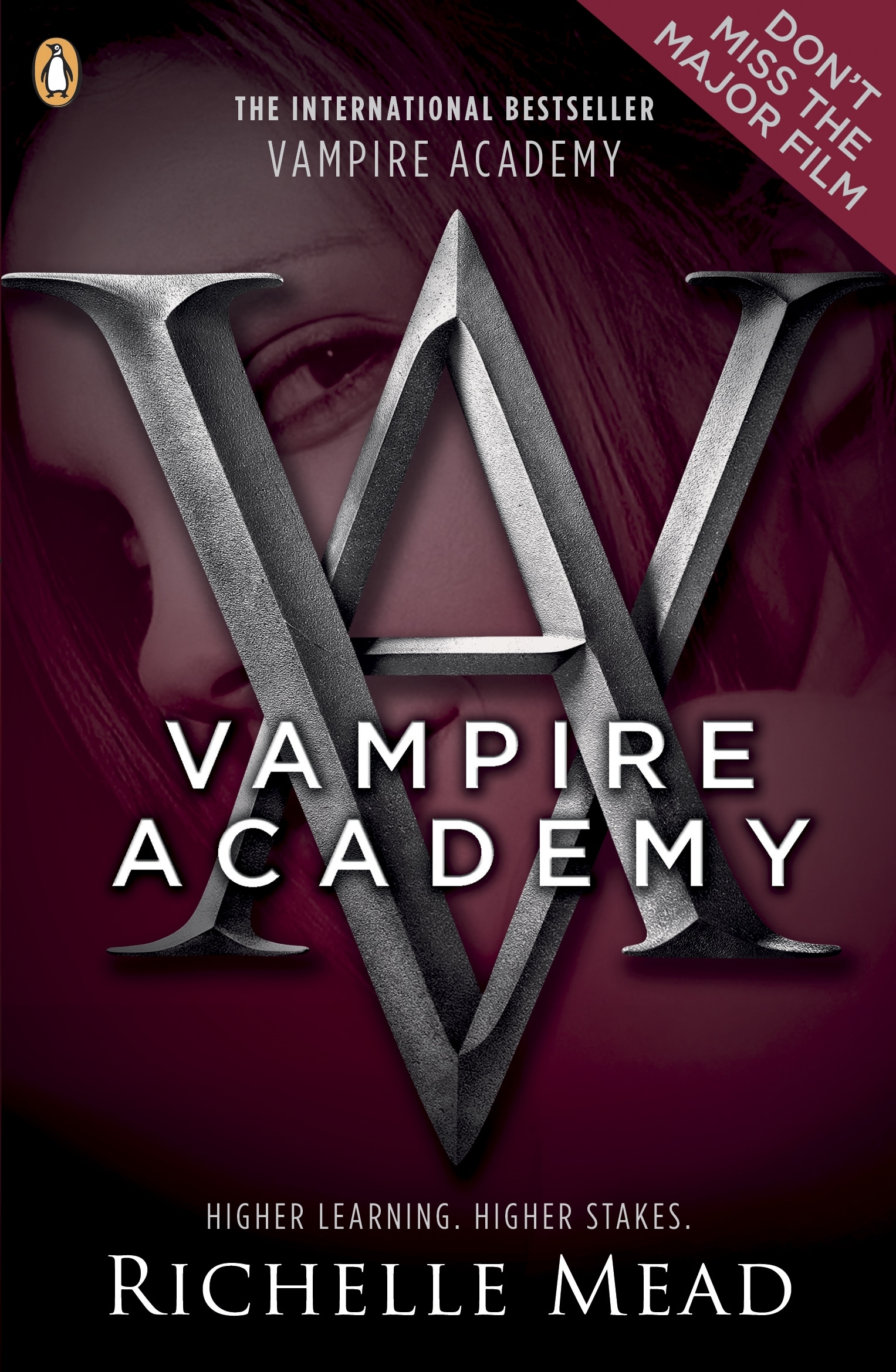 Book “Vampire Academy (book 1)” by Richelle Mead — May 26, 2009